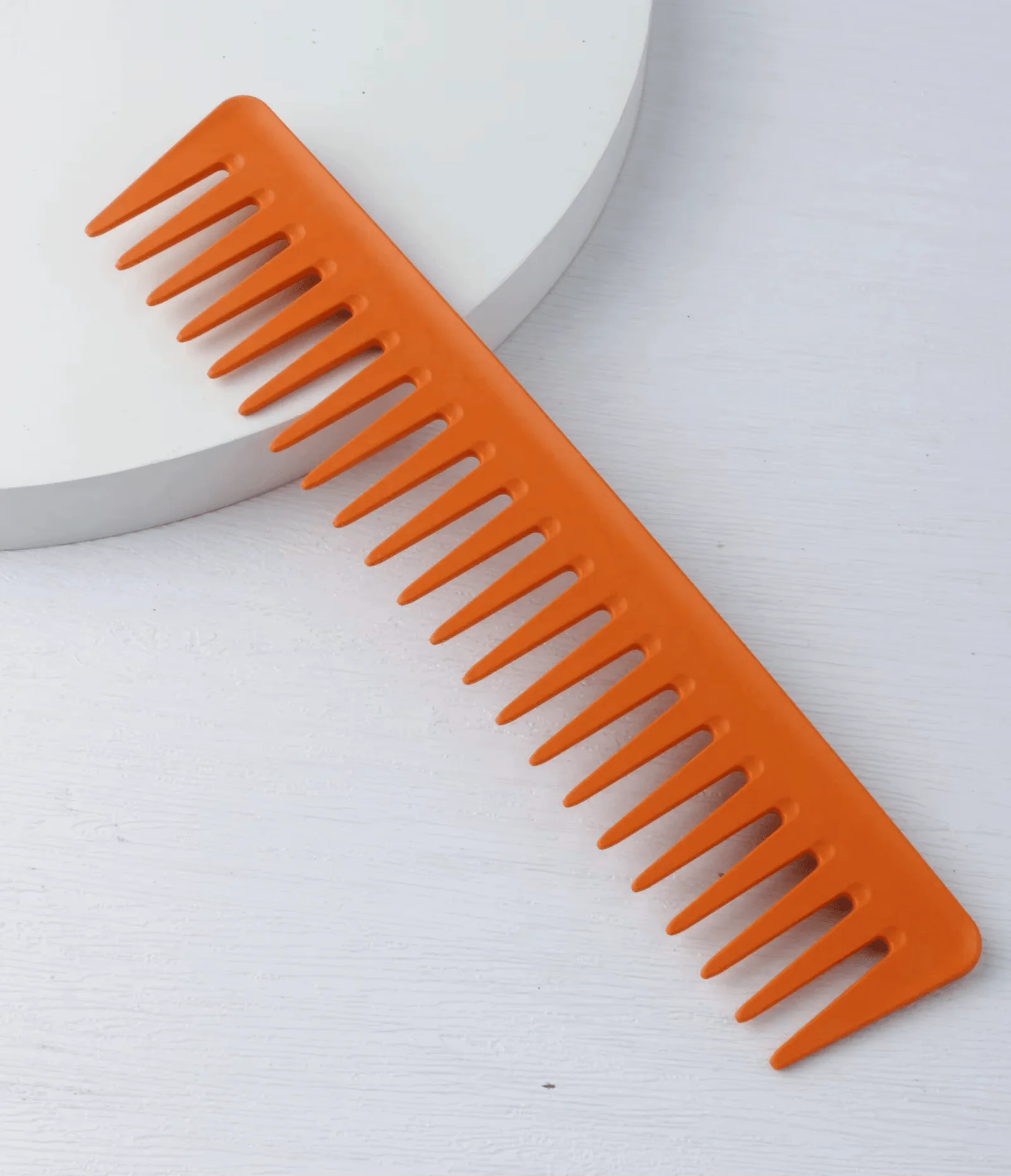 Magnus Professional Wide Tooth Comb - Image 2