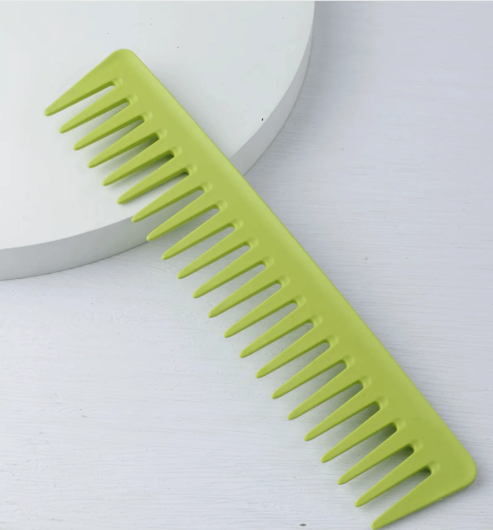 Magnus Professional Wide Tooth Comb - Image 3
